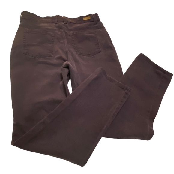 Gloria Vanderbilt plum cotton jeans - Picture 2 of 6